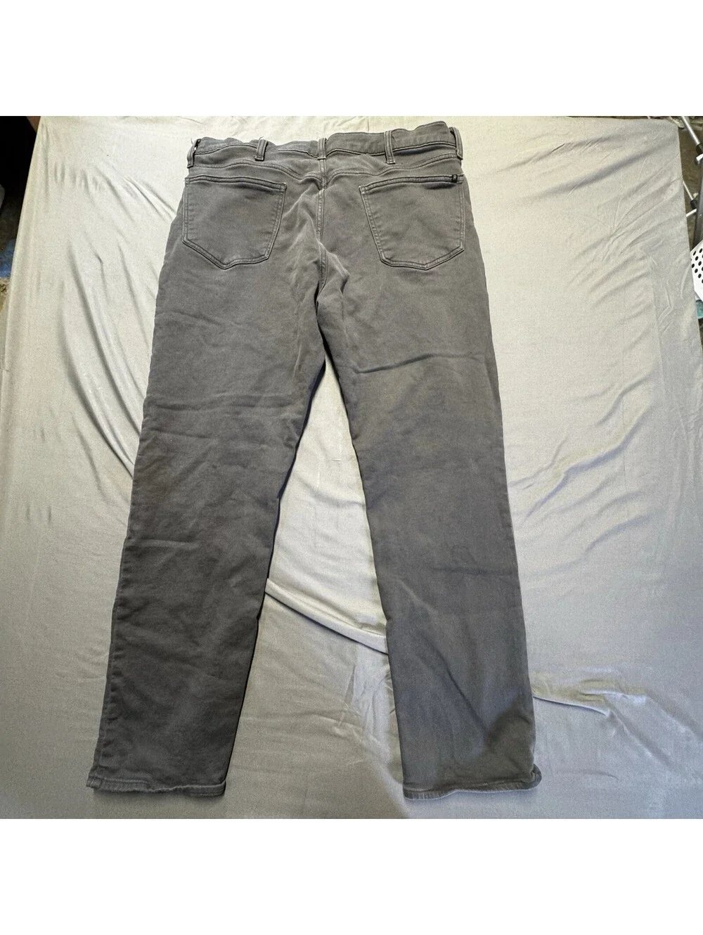 Banana Republic Pants Mens 40x32 Charcoal Gray Faded Straight Leg Casual Chino⁠